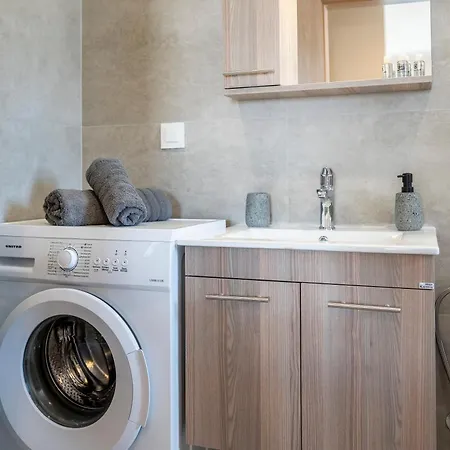 Roof Koshomes 1 Apartment *